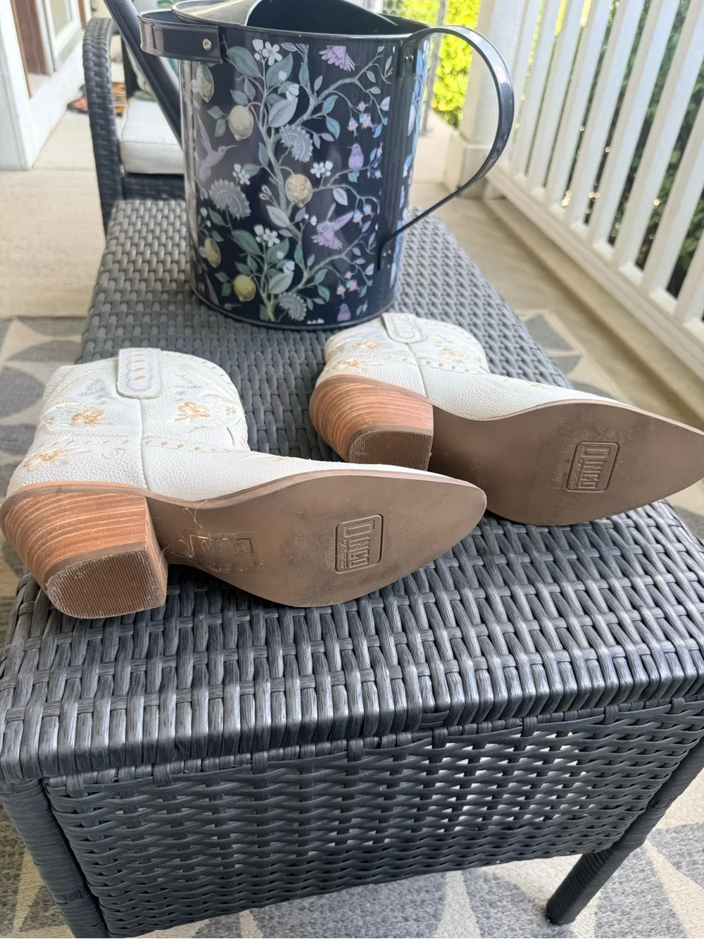 dingo cream ankle